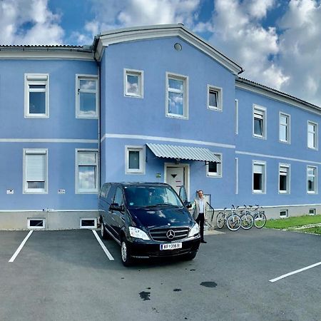 Abdalla Apartments Knittelfeld Eksteriør bilde